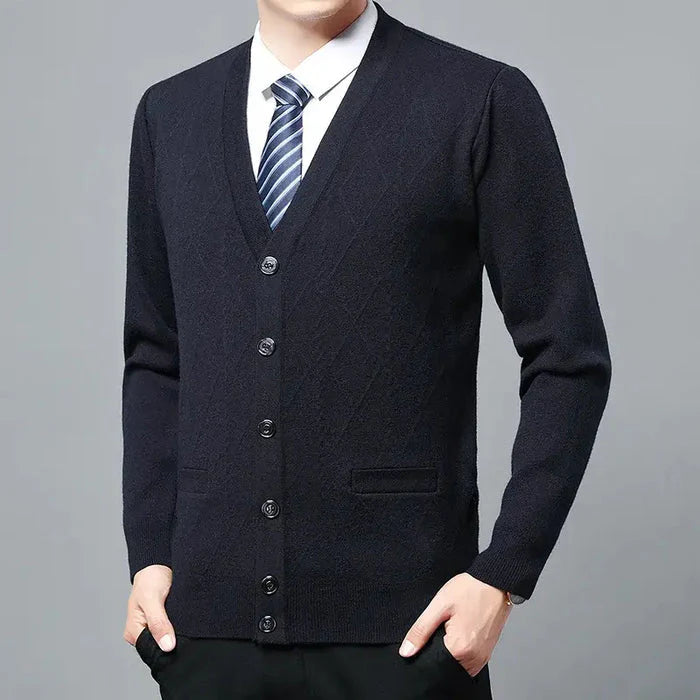 Cardigan Masculino Executivo Forllini FL387 em lã e poliéster, ideal para ambientes corporativos.