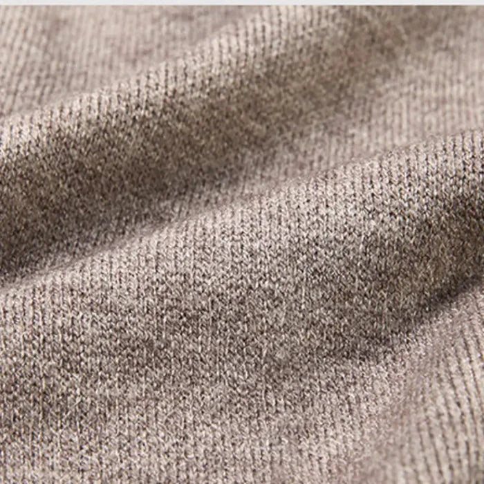 Cardigan Masculino Executivo Forllini FL387 em lã e poliéster, ideal para ambientes corporativos.