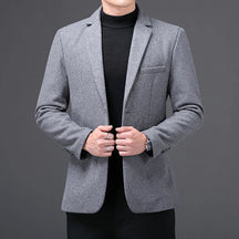 Blazer Masculino Forllini FL188 em tecido leve e corte moderno.