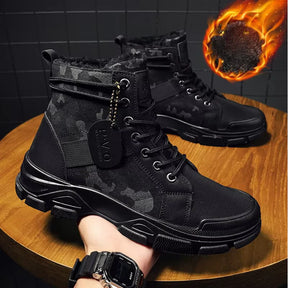 Bota Masculina Forllini FL048 em couro premium com design moderno.