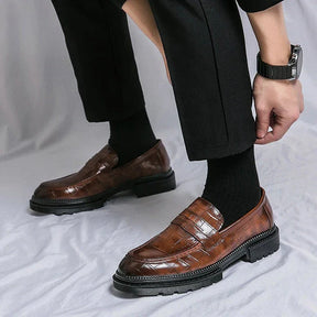 Sapato Masculino Loafer Forllini FL345 em couro premium, elegante e confortável.