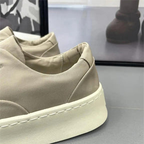 Tênis Masculino Forllini FL260 em algodão com design minimalista e solado reto.