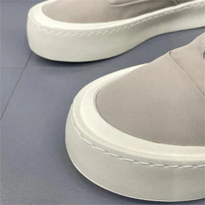 Tênis Masculino Forllini FL260 em algodão com design minimalista e solado reto.