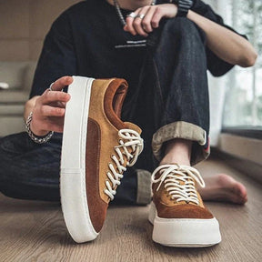 Tênis Masculino em Camurça Forllini FL325 com design moderno e confortável.