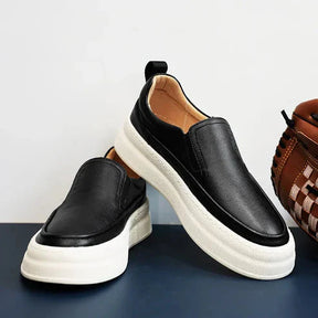 Tênis Masculino em Couro Forllini FL259 com design moderno e minimalista.